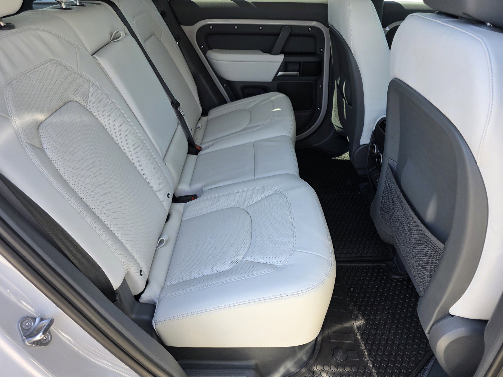 New 2026 Land Rover Defender 110 S image 5