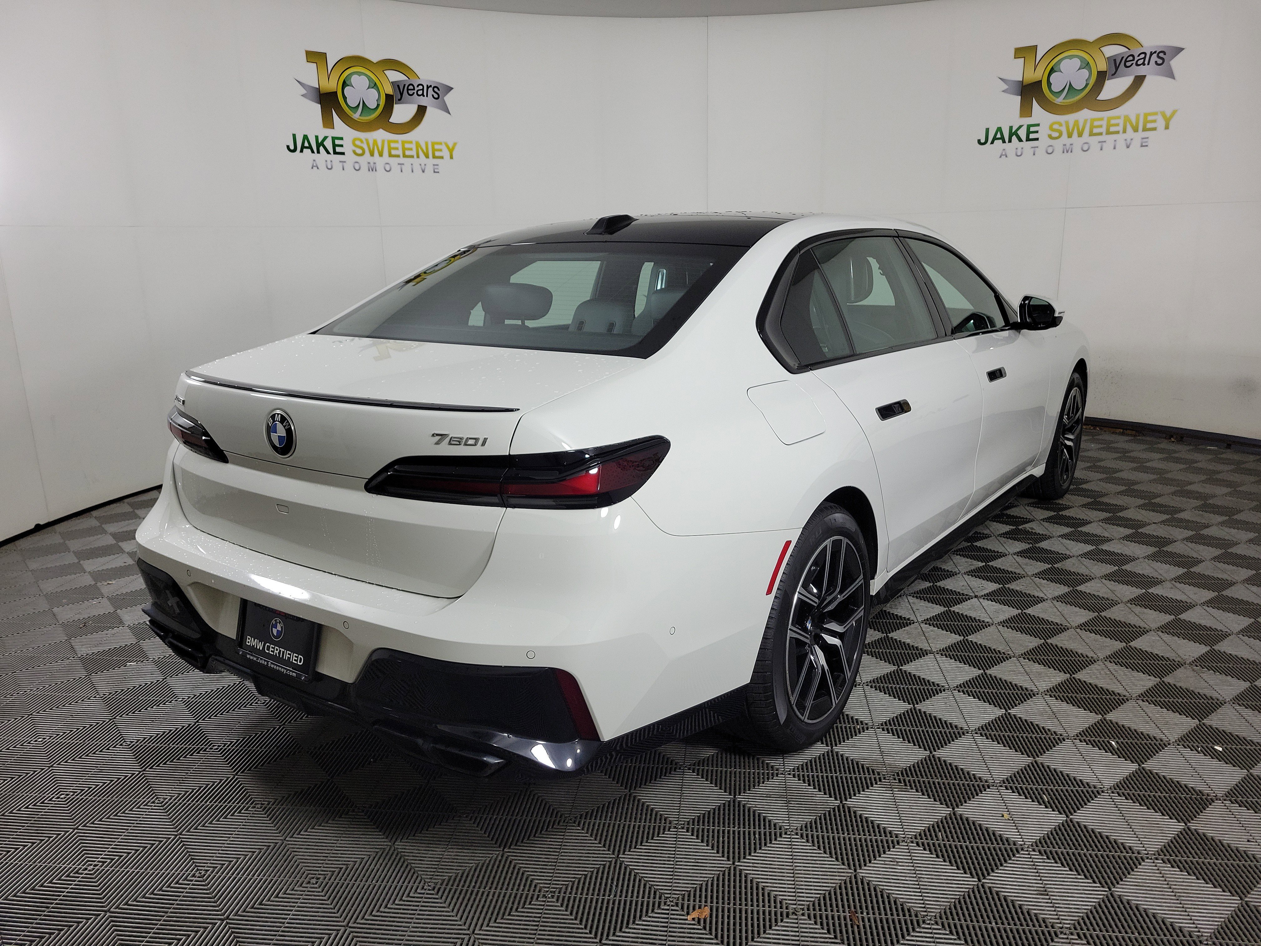Certified 2023 BMW 760i xDrive w/ Executive Package AWD/4WD image 7