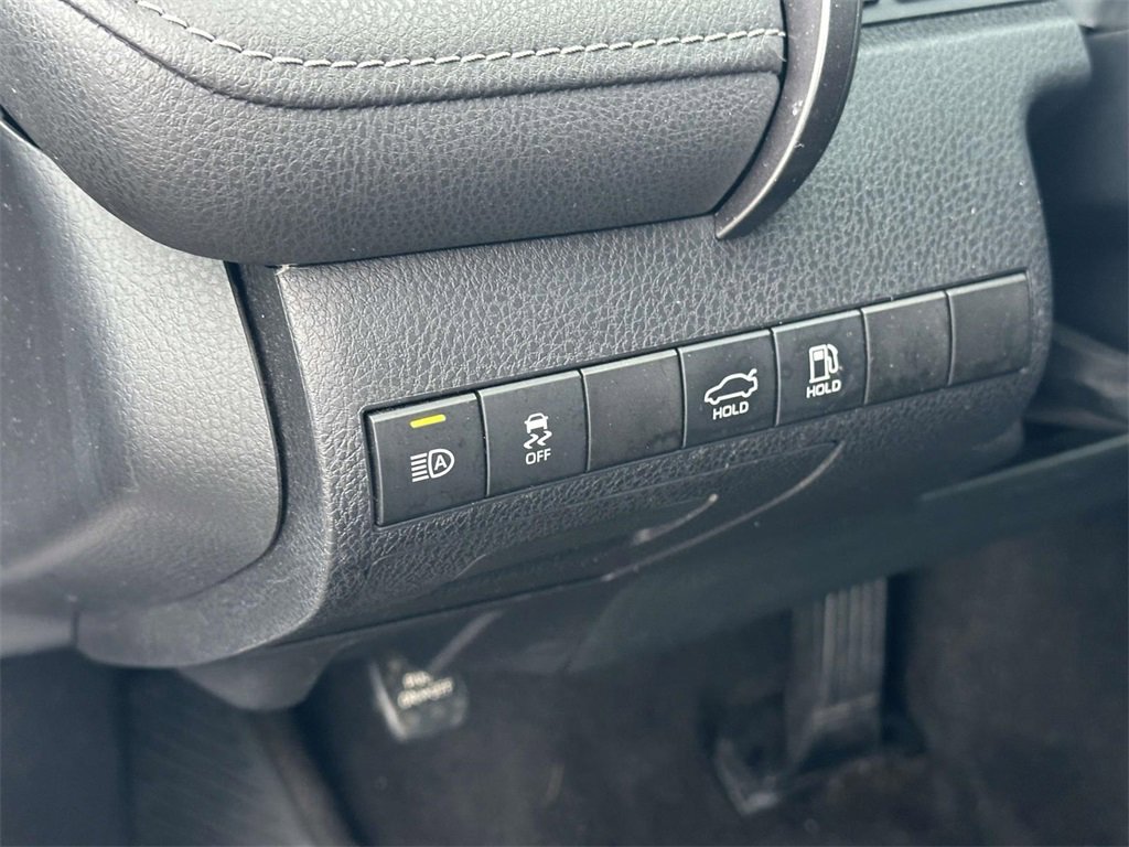 Used 2020 Toyota Camry SE image 17