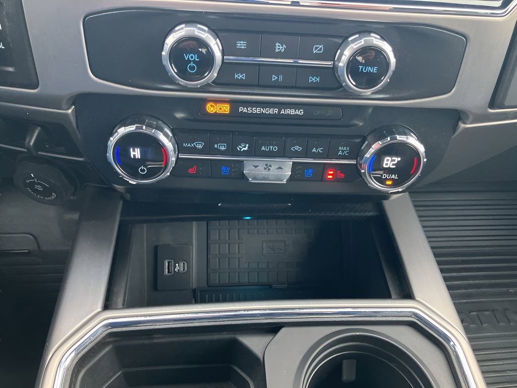 Used 2022 Ford F350 Platinum w/ Tremor Off-Road Package image 38
