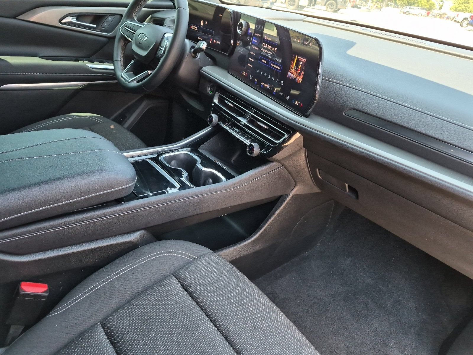 Used 2024 Chevrolet Traverse LT w/ Midnight/Sport Edition FWD image 16