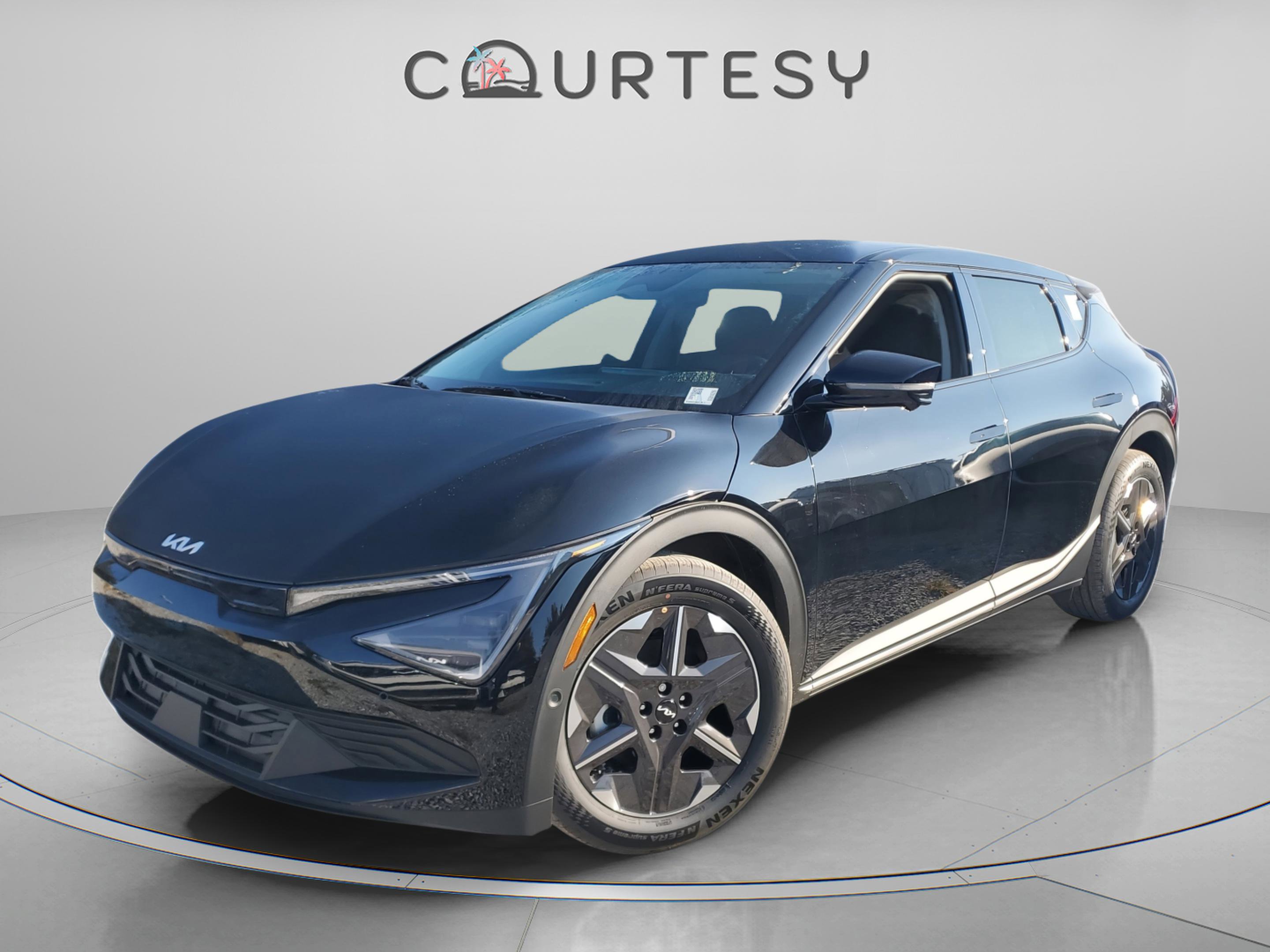New 2025 Kia EV6 Light w/ Light LR Technology Package image 1