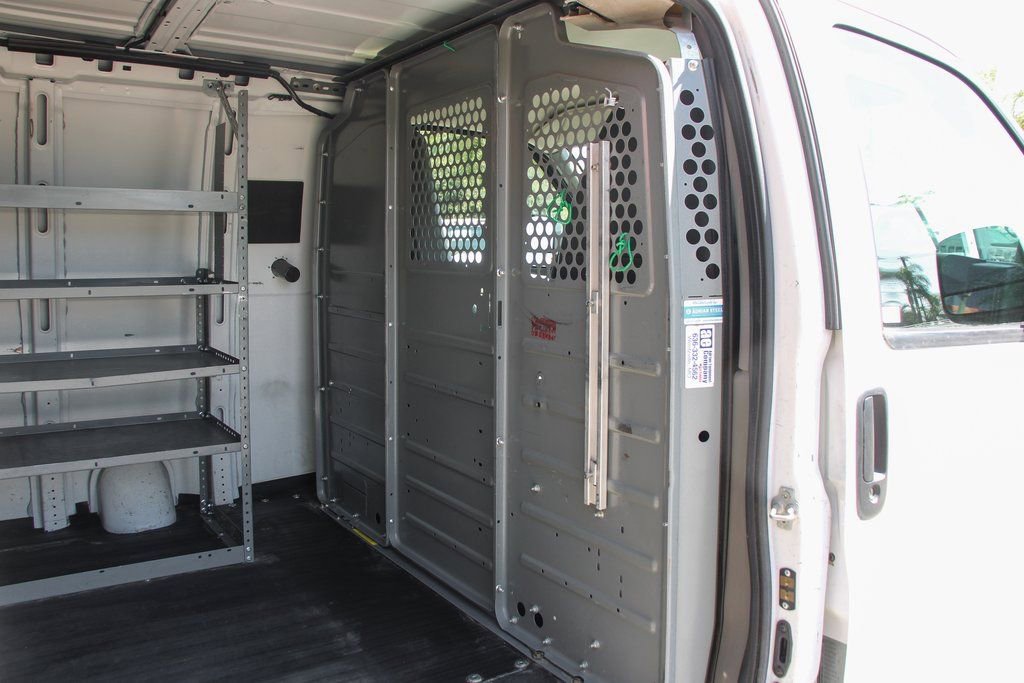 Used 2014 Chevrolet Express 2500 image 12