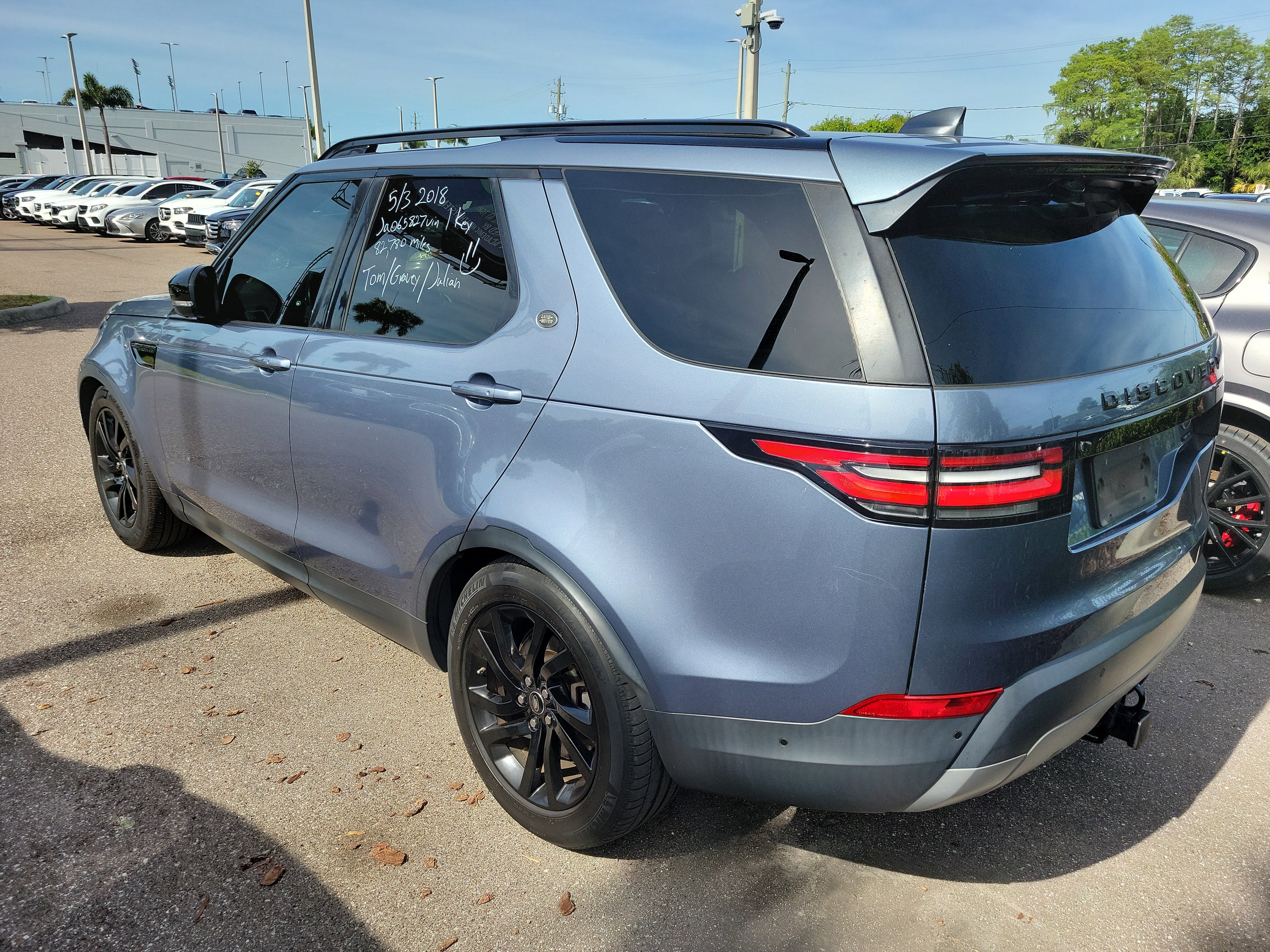 Used 2018 Land Rover Discovery HSE Luxury AWD/4WD image 4
