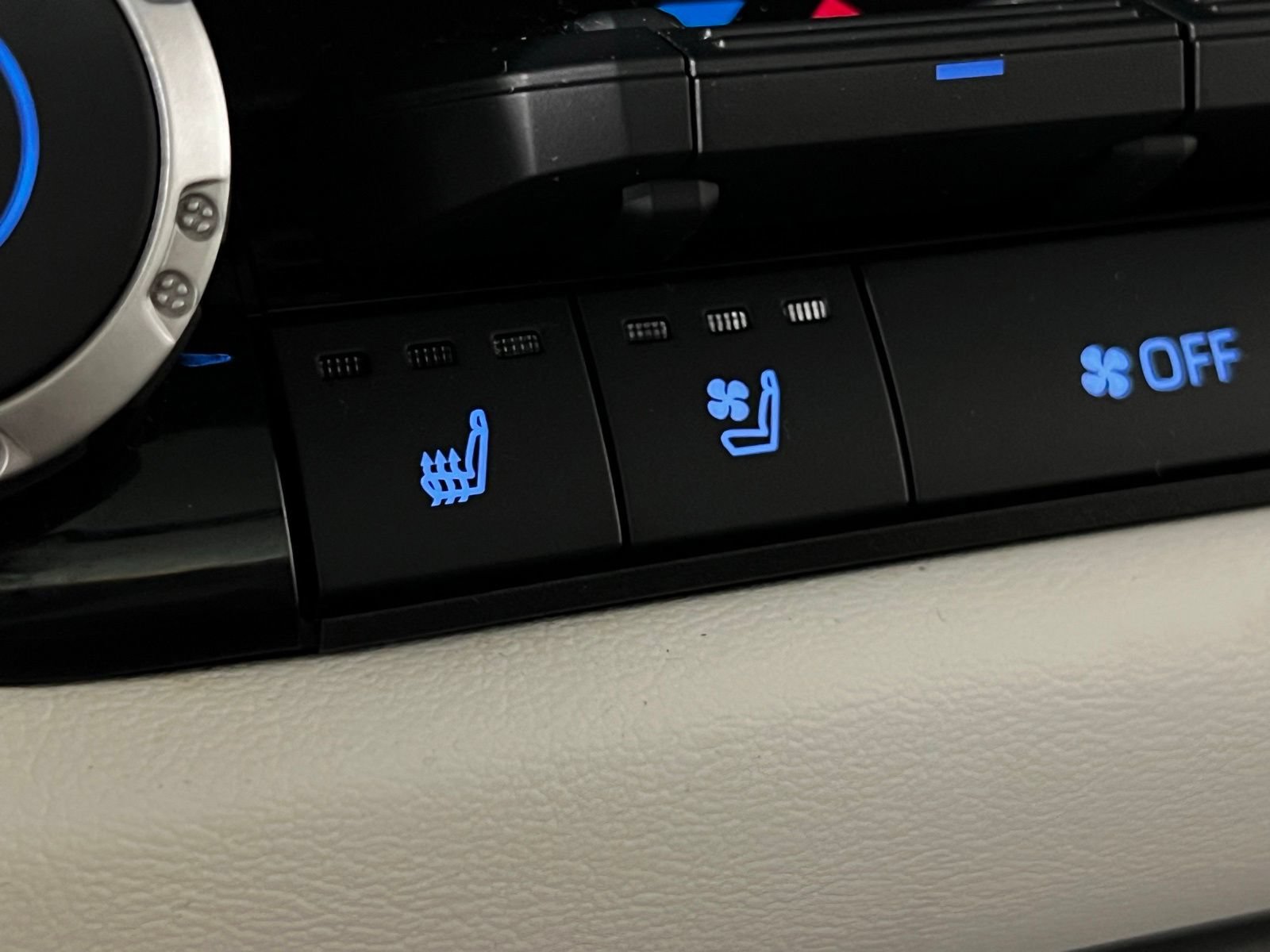 Used 2024 Toyota Tundra Capstone AWD/4WD image 21