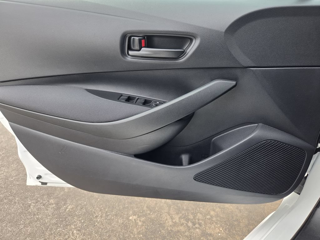 Used 2026 Toyota Corolla LE FWD image 25