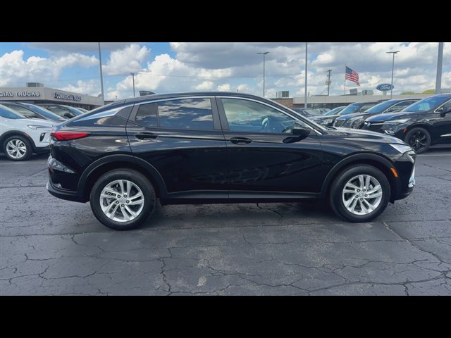 Used 2024 Buick Envista Sport Touring w/ Convenience I Package FWD image 9