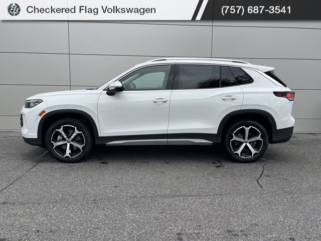 New 2025 Volkswagen Tiguan SE image 13