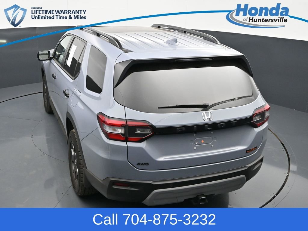 Used 2025 Honda Pilot TrailSport image 22