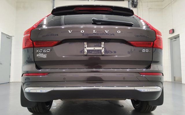 Used 2022 Volvo XC60 B5 Inscription w/ Advanced Package image 6