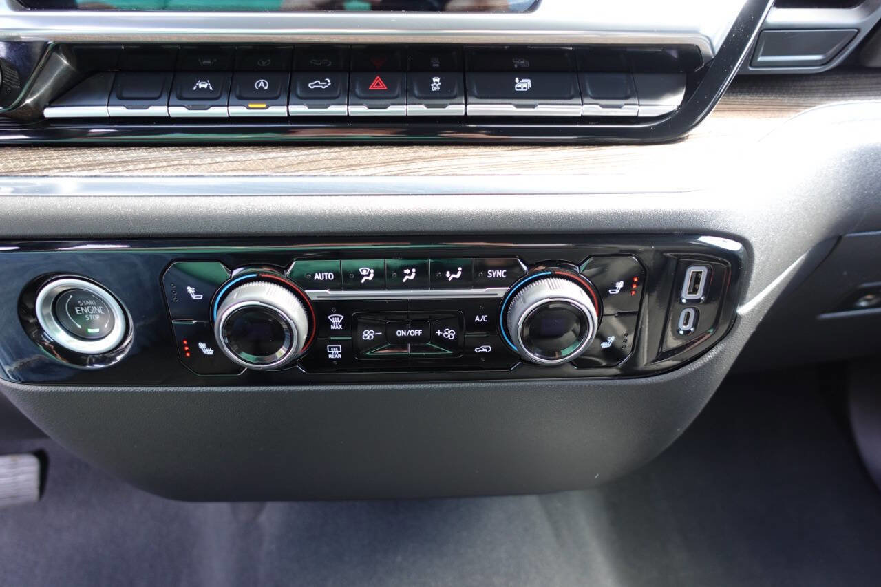 Used 2023 Chevrolet Silverado 1500 LT AWD/4WD image 44