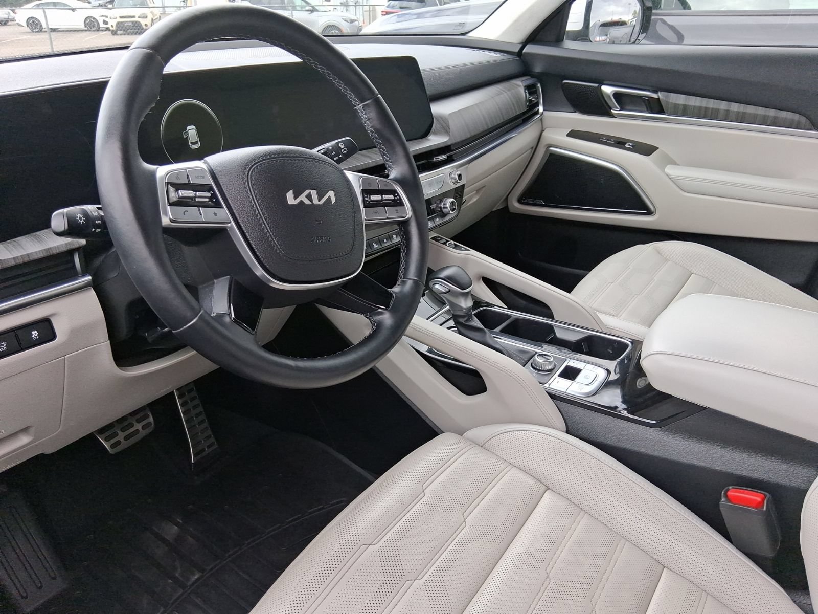 Used 2024 Kia Telluride SX Prestige w/ Towing Package AWD/4WD image 11