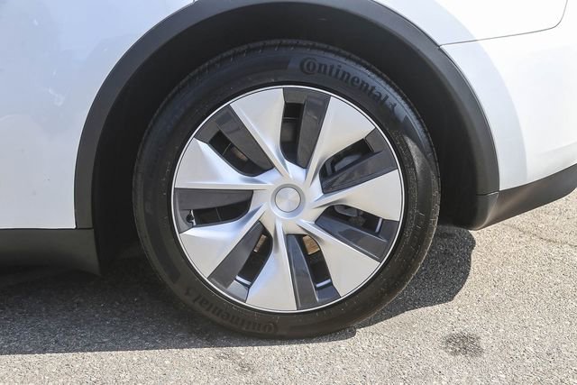 Used 2023 Tesla Model Y Long Range image 12
