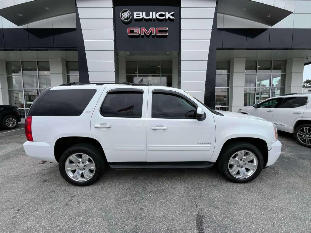 Certified 2013 GMC Yukon SLT w/ SLT-2 Equipment Package AWD/4WD image 2