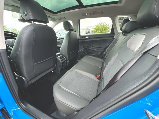 Certified 2025 Volkswagen Taos SE AWD/4WD image 21