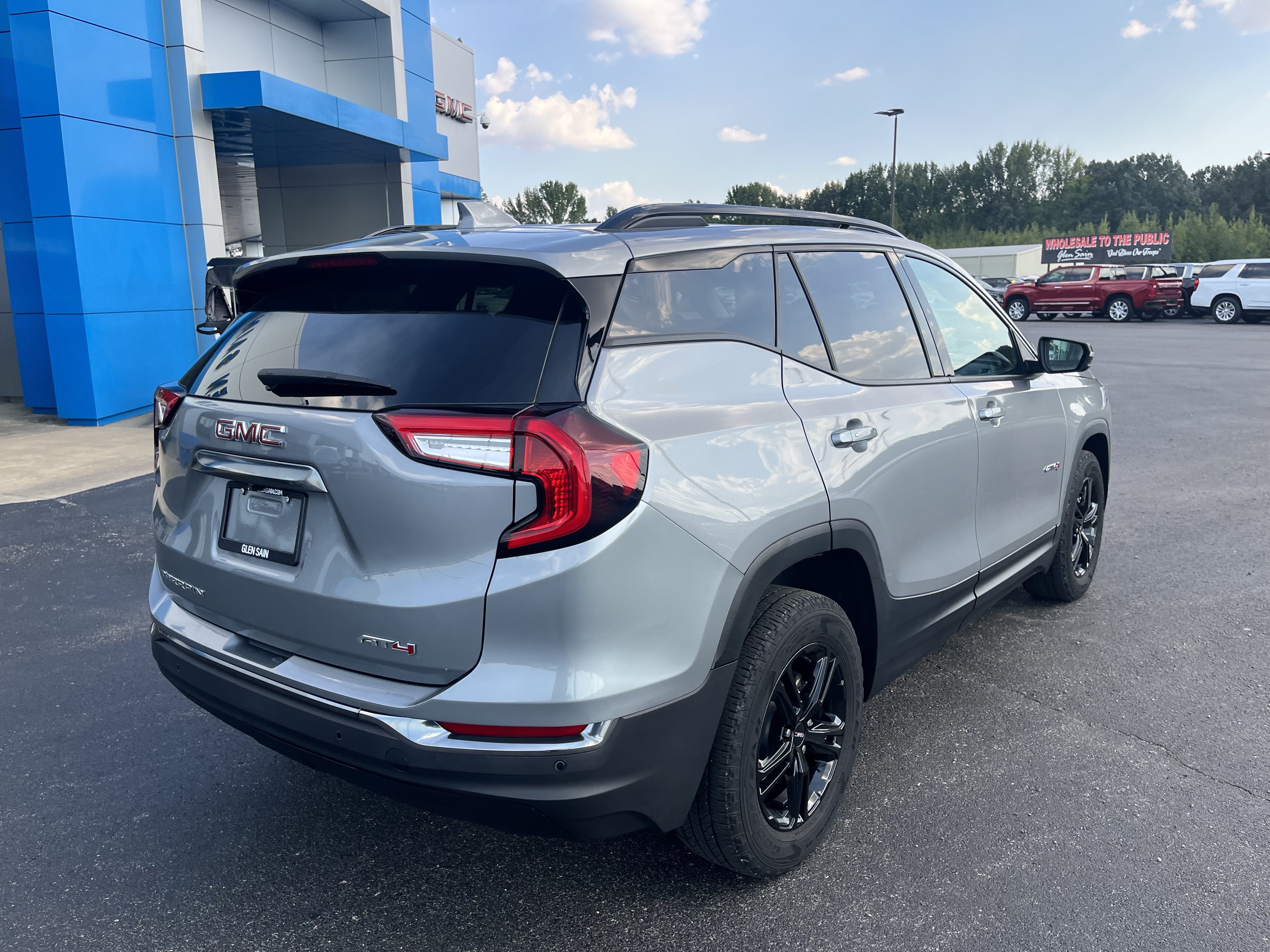 Used 2024 GMC Terrain AT4 AWD/4WD image 7