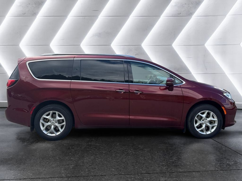 Used 2021 Chrysler Pacifica Touring-L AWD/4WD image 7