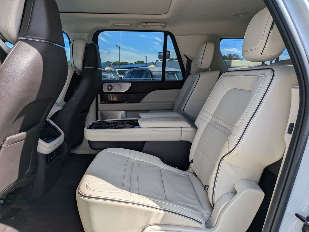 Certified 2022 Lincoln Navigator L Black Label AWD/4WD image 16