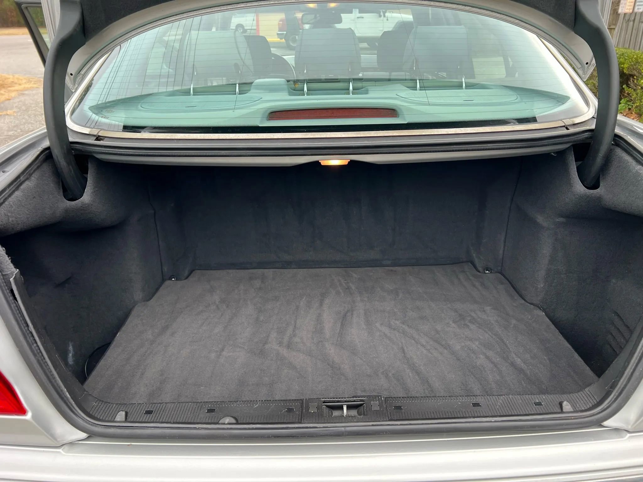 Used 2000 Mercedes-Benz E 320 Sedan image 20