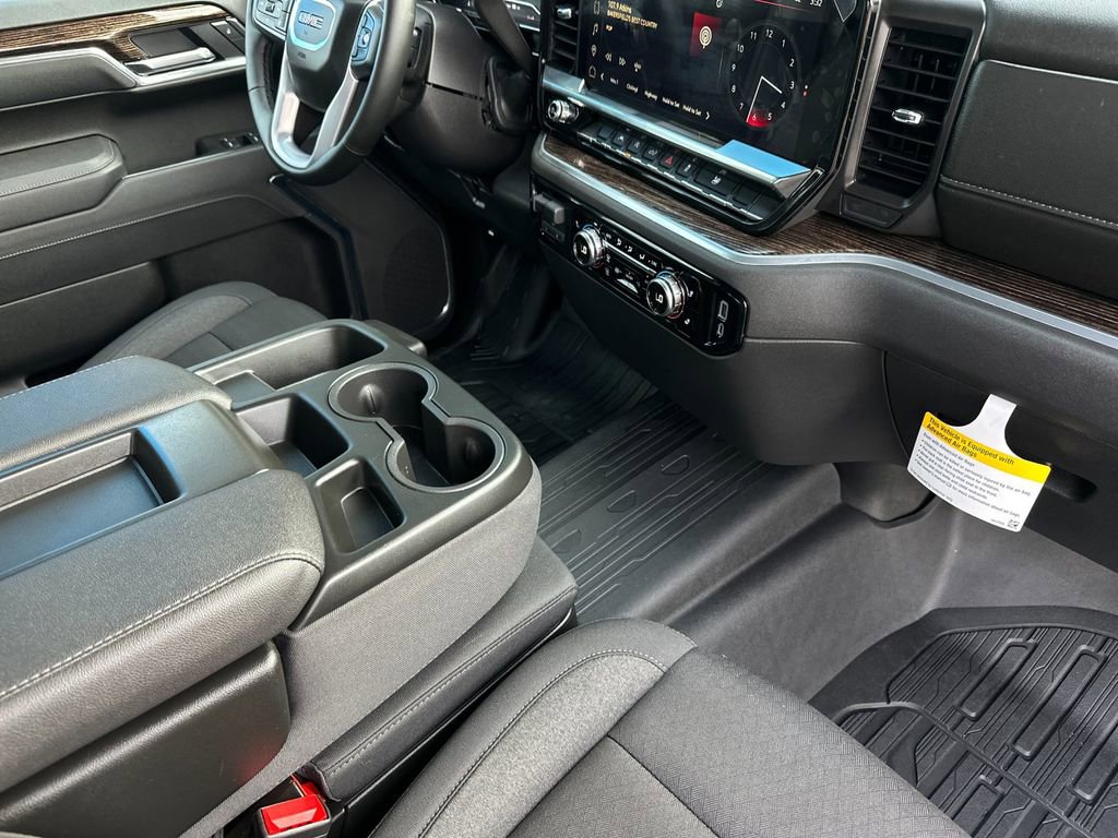 Used 2025 GMC Sierra 1500 SLE image 14