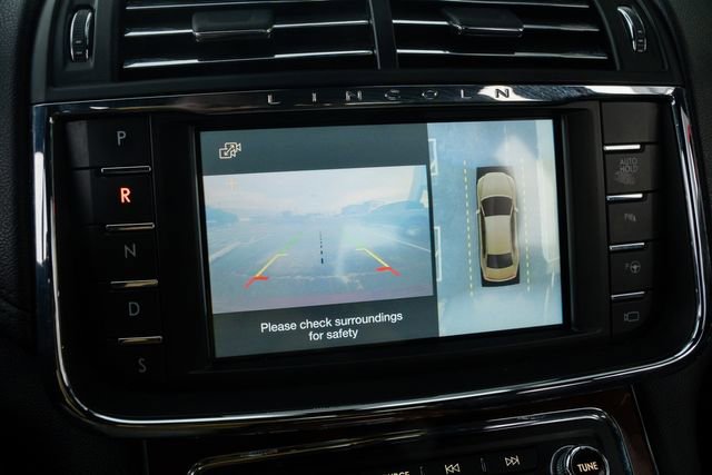 Used 2017 Lincoln Continental Select w/ Technology Package image 47