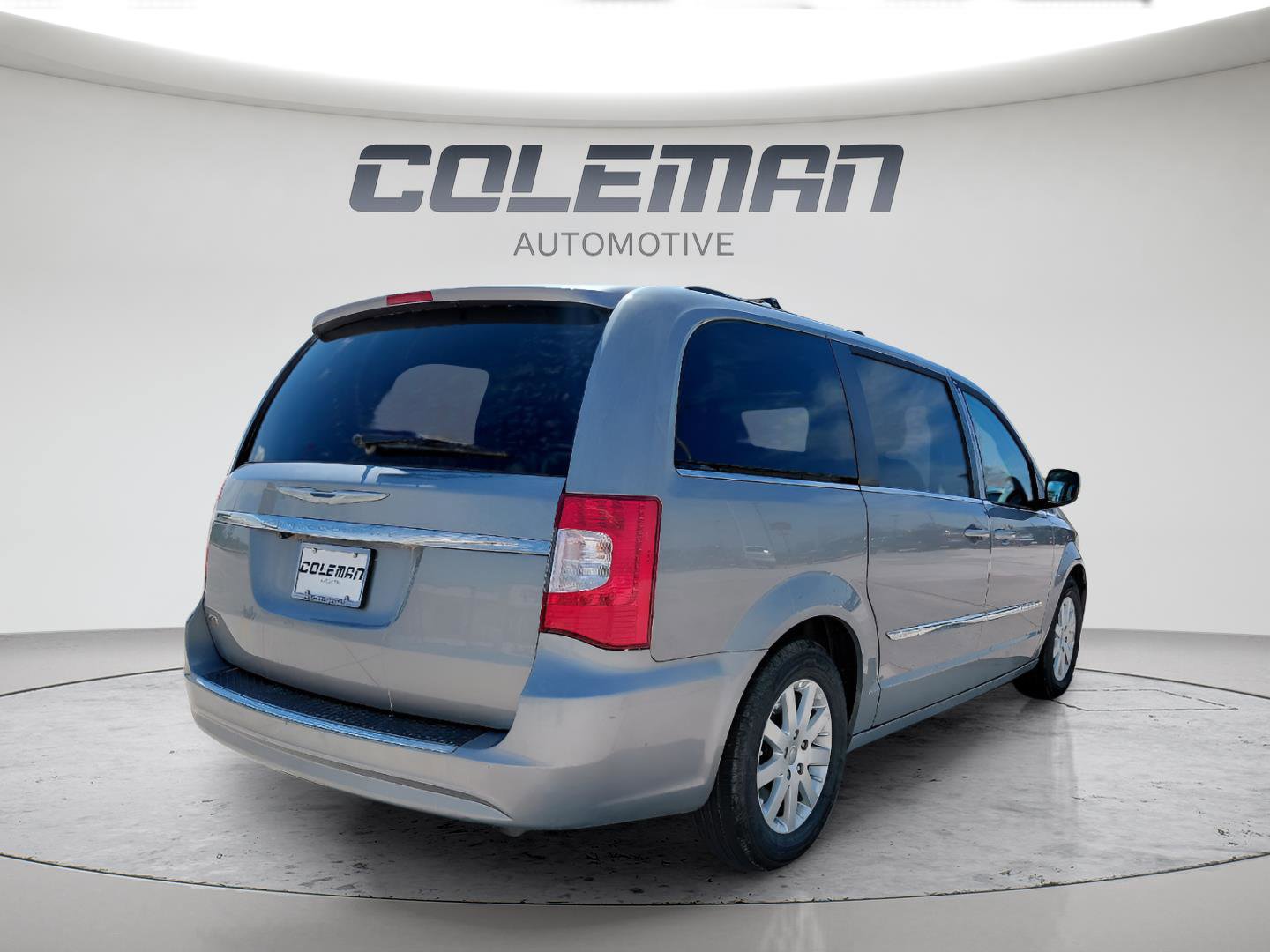 Used 2015 Chrysler Town & Country Touring FWD image 5