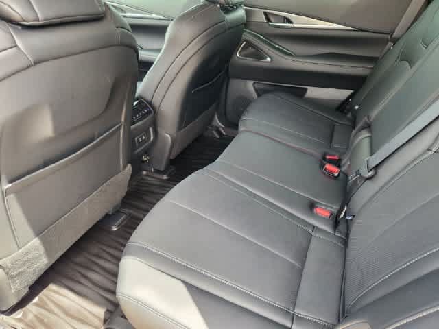 Certified 2026 INFINITI QX60 Luxe w/ Cargo Package FWD image 11