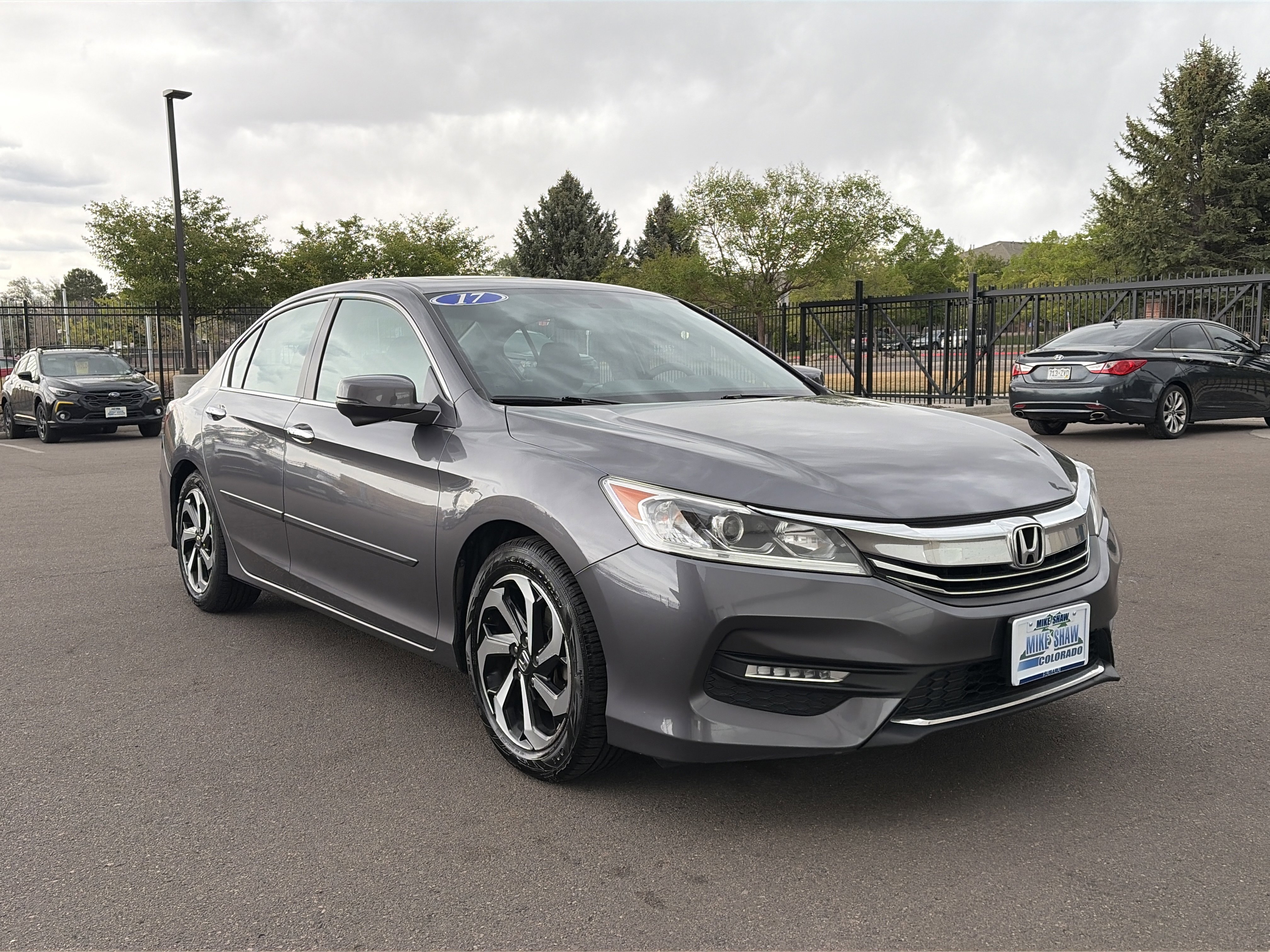 Used 2017 Honda Accord EX image 3