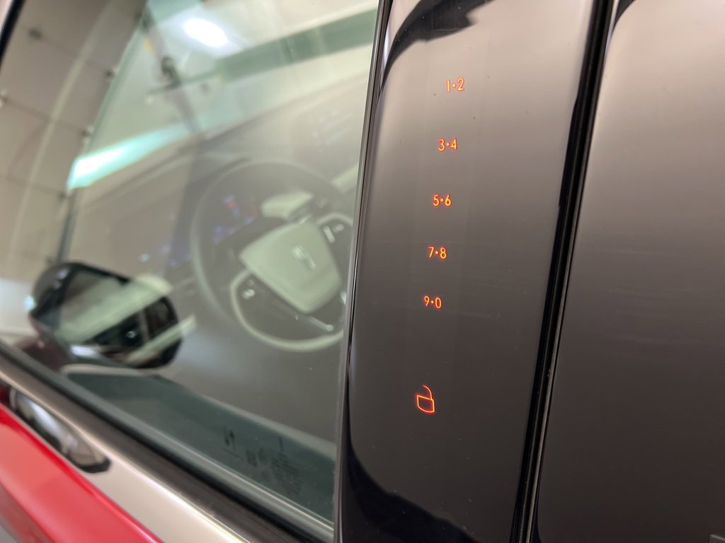 Used 2025 Lincoln Aviator Reserve w/ Equipment Group 201A image 28