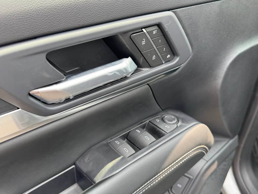 New 2027 GMC Terrain Elevation w/ Elevation Premium Package AWD/4WD image 13