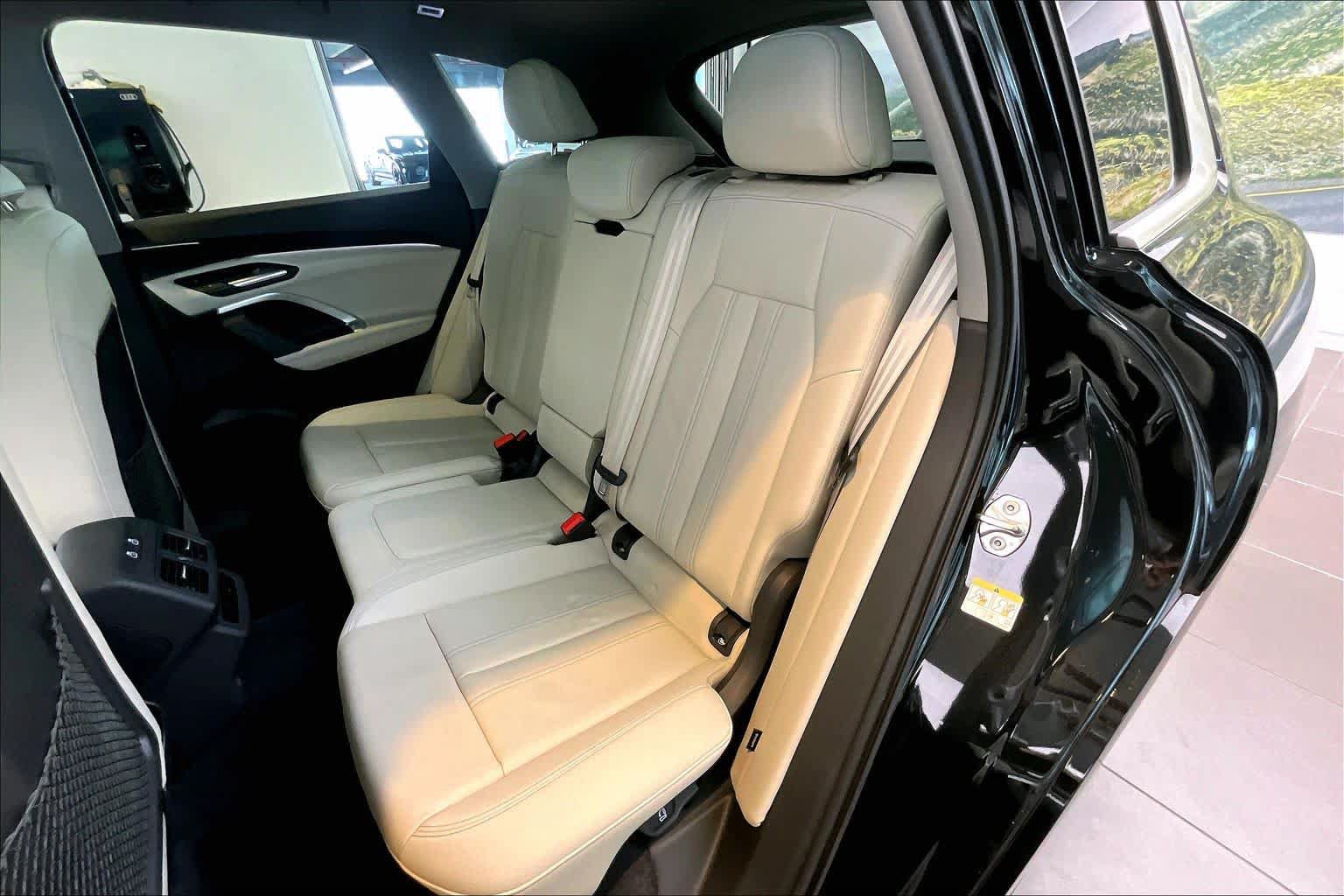 Used 2025 Audi Q5 Premium w/ Convenience Package AWD/4WD image 18