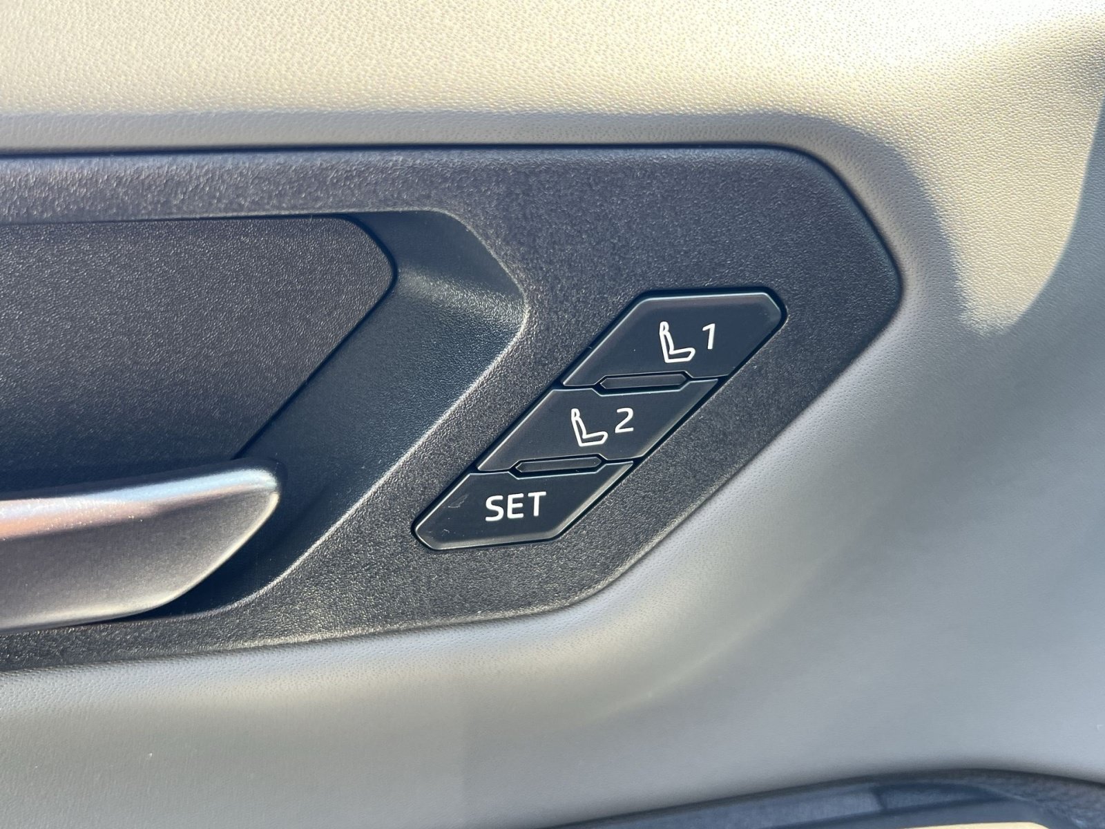 New 2026 Toyota RAV4 XSE AWD/4WD image 24