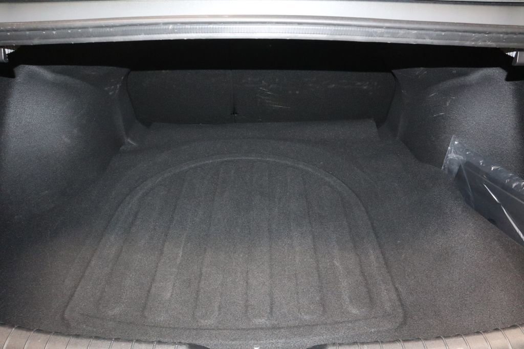 Certified 2025 Hyundai Elantra SEL image 18