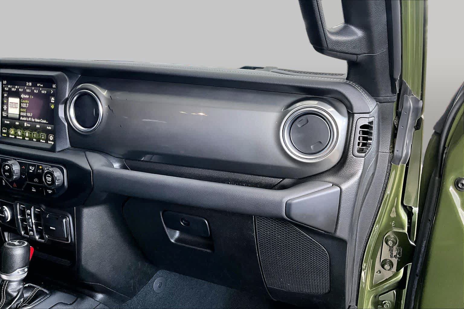 Used 2022 Jeep Wrangler Unlimited Sahara AWD/4WD image 18