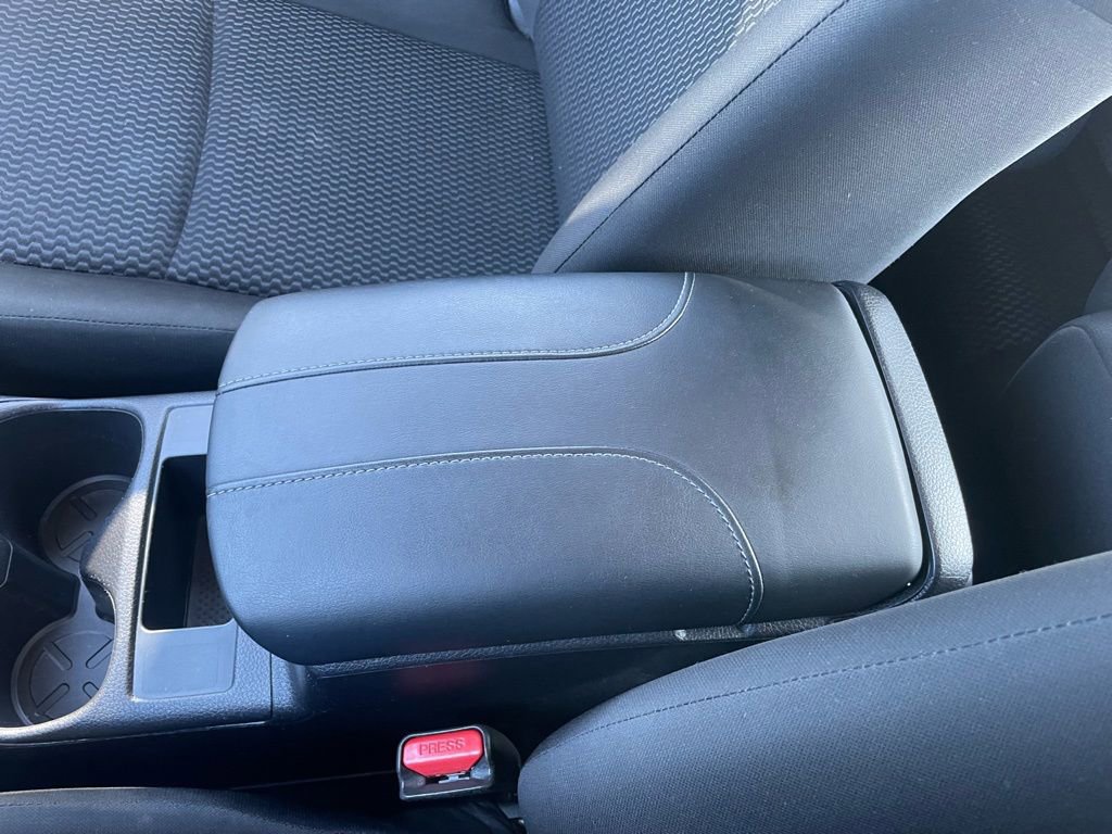 Used 2022 Nissan Rogue Sport S image 45