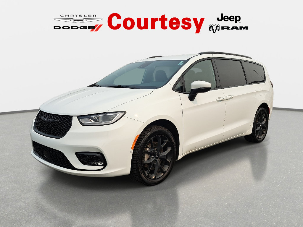 Certified 2023 Chrysler Pacifica Touring-L w/ Uconnect Theater Family Group AWD/4WD image 8