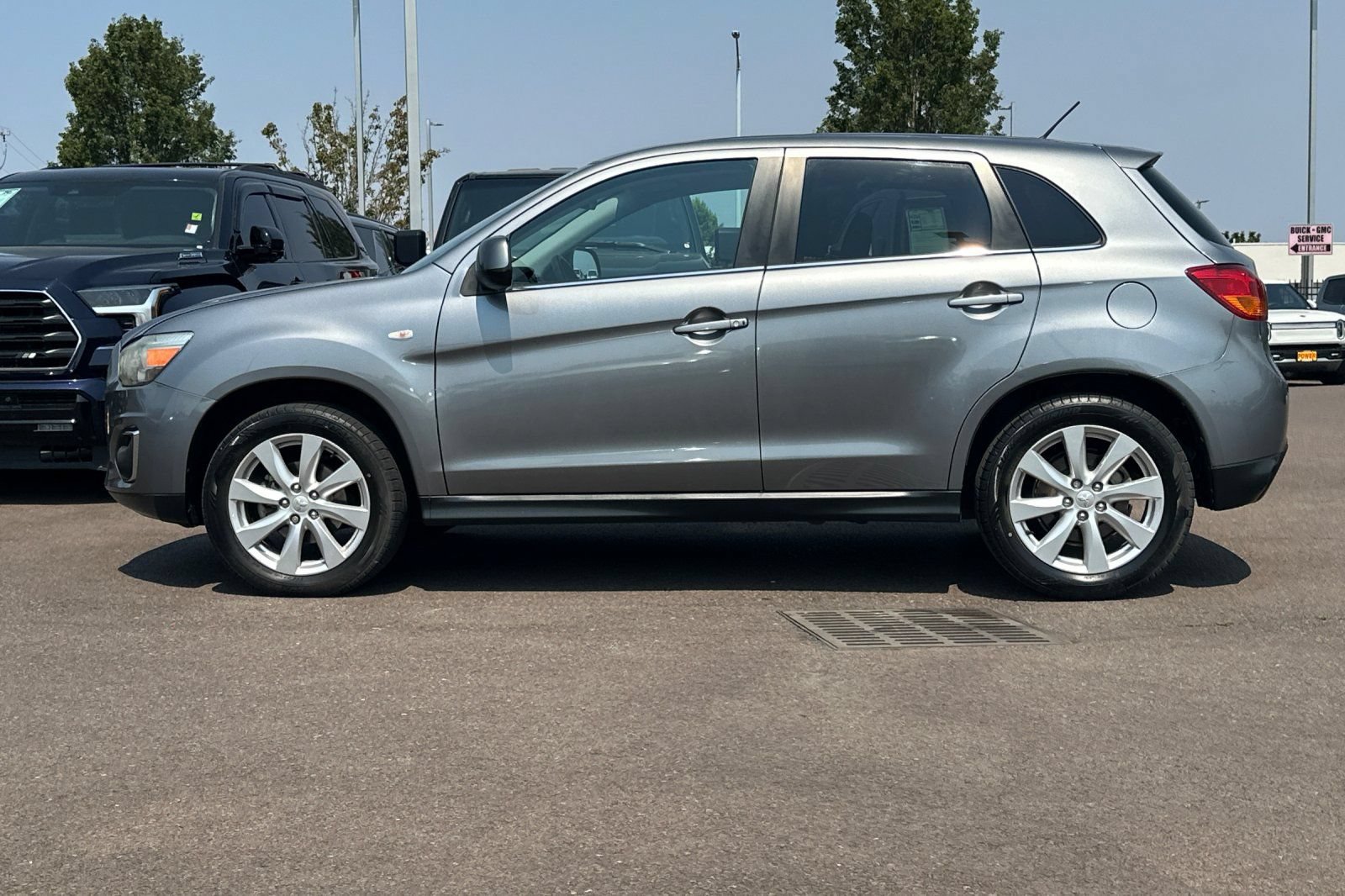 Used 2013 Mitsubishi Outlander Sport SE AWD/4WD image 7