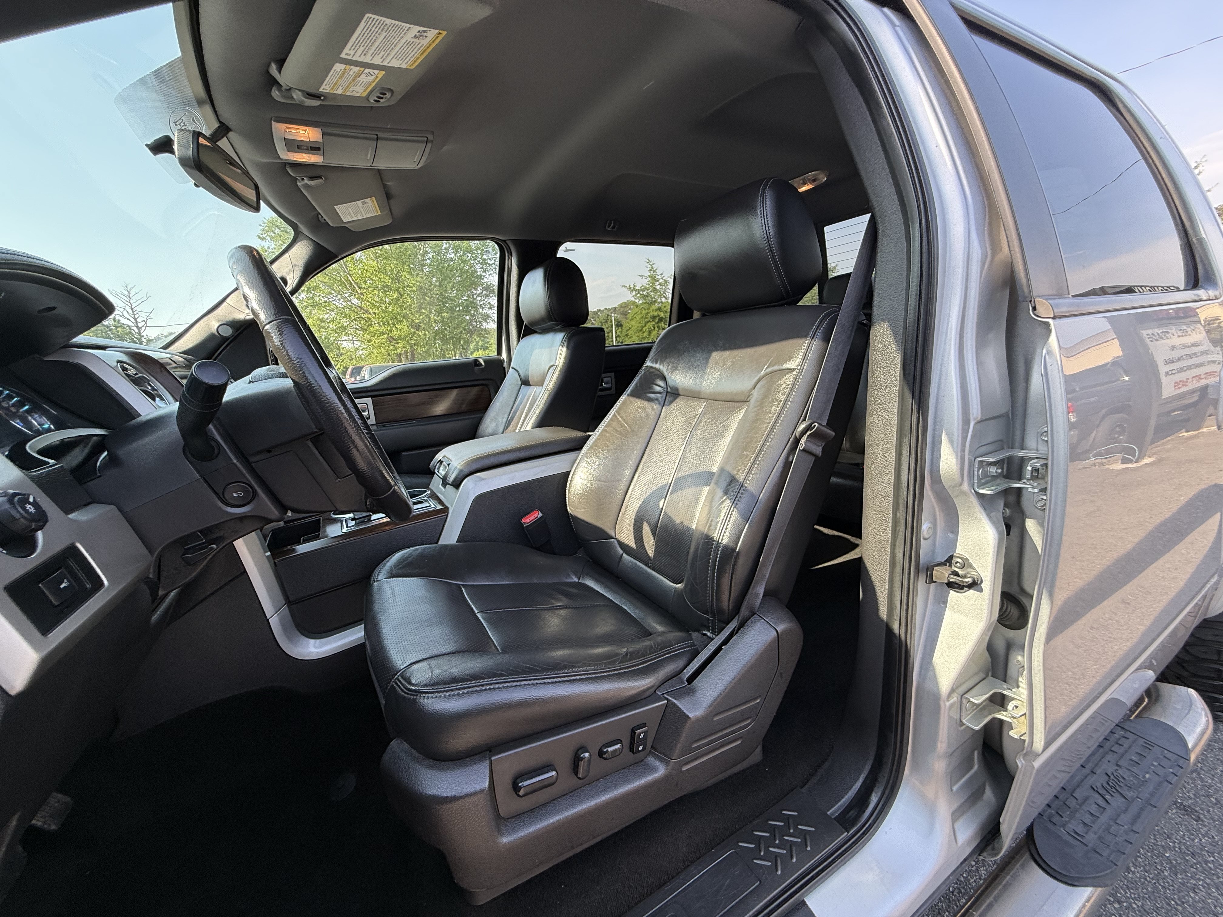 Used 2014 Ford F150 Lariat w/ Equipment Group 501A Mid AWD/4WD image 11