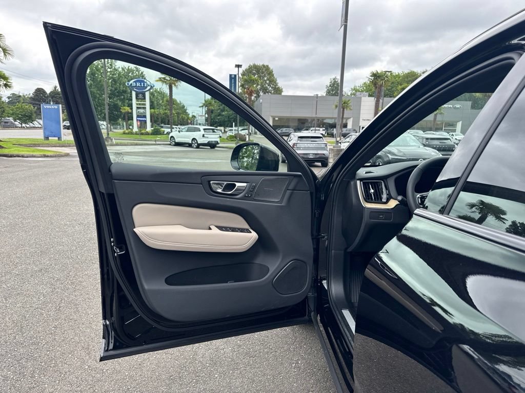 New 2026 Volvo XC60 B5 Plus w/ Protection Package Premier AWD/4WD image 10
