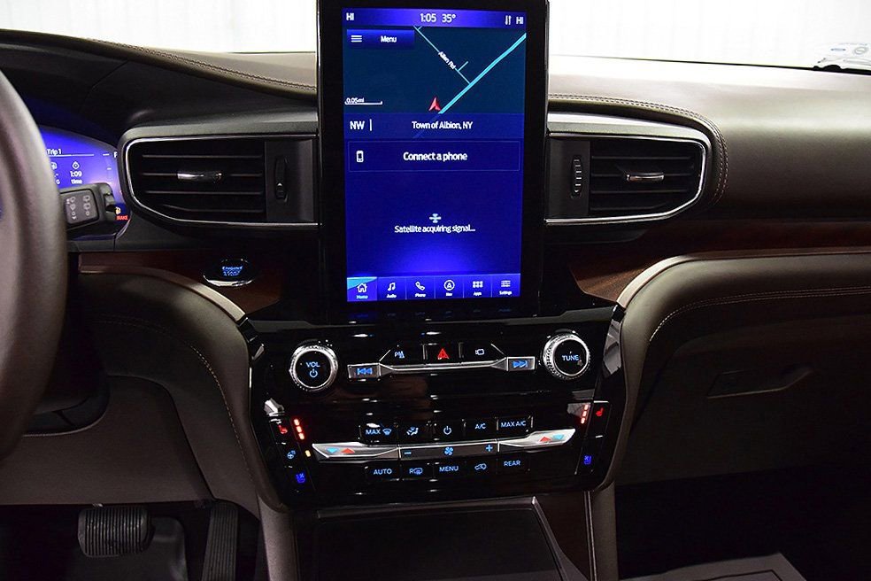 Used 2023 Ford Explorer King Ranch w/ Technology Package image 26