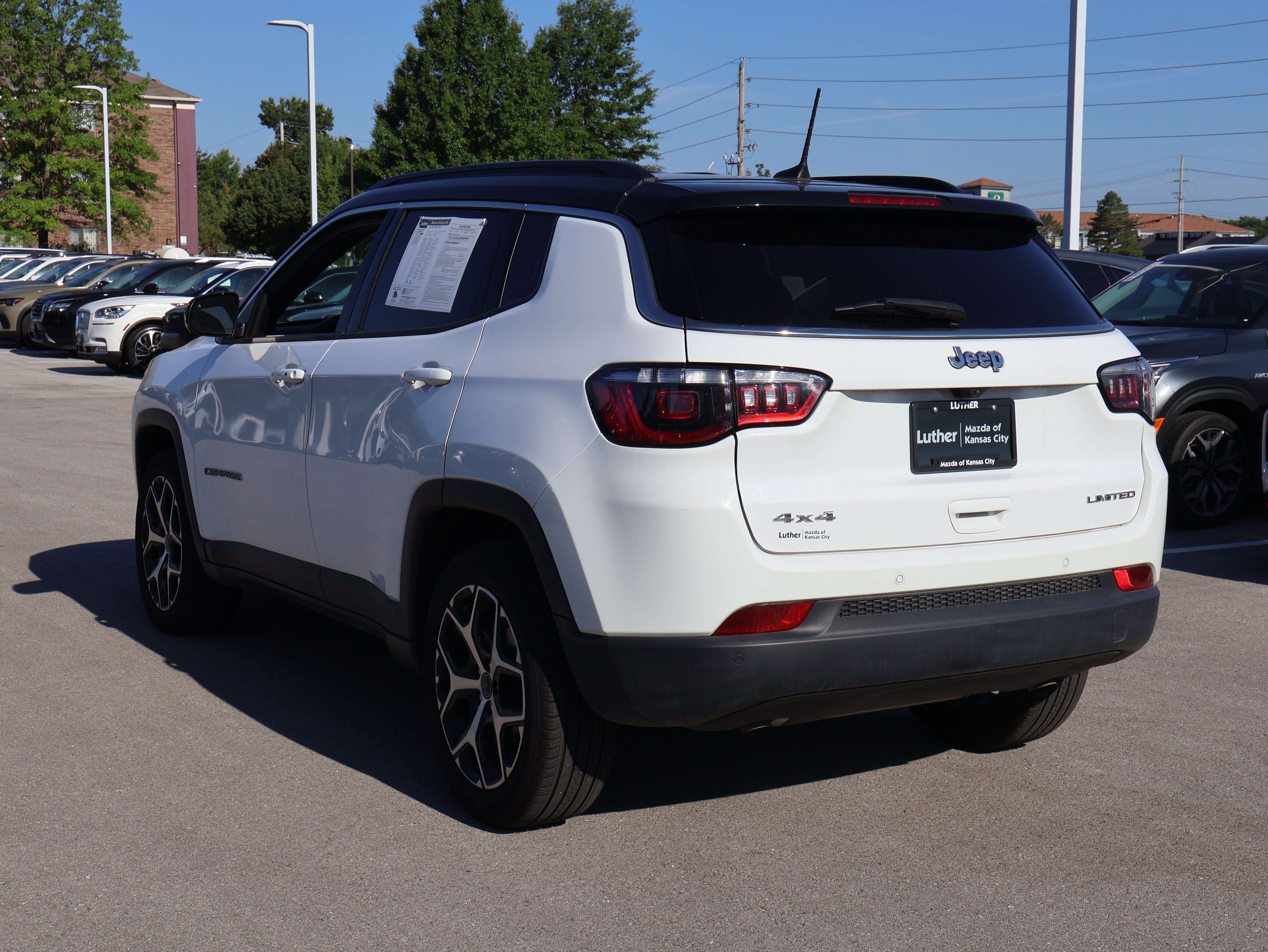 Used 2025 Jeep Compass Limited AWD/4WD image 4