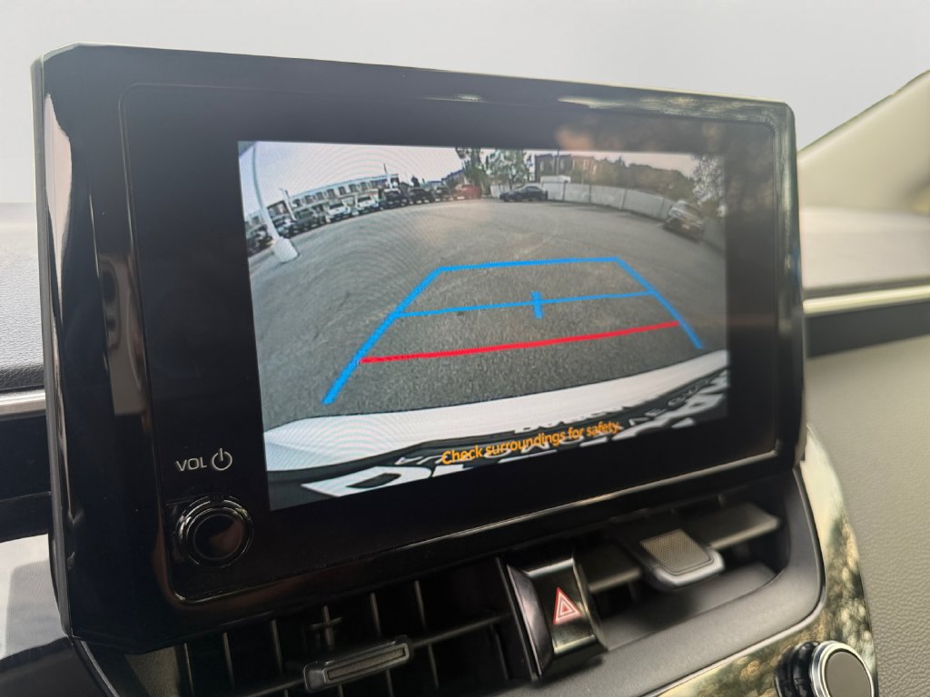 Used 2025 Toyota Corolla LE FWD image 24