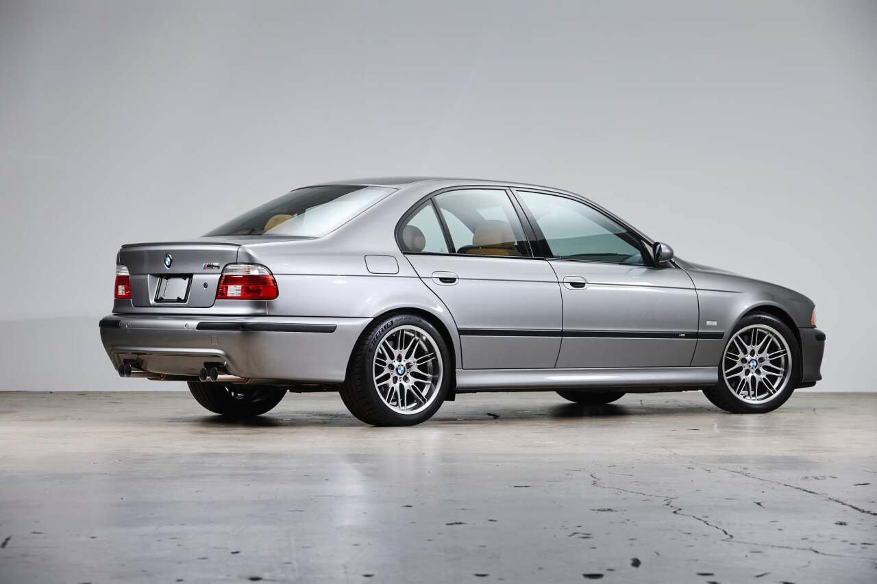Used 2003 BMW M5 RWD image 6