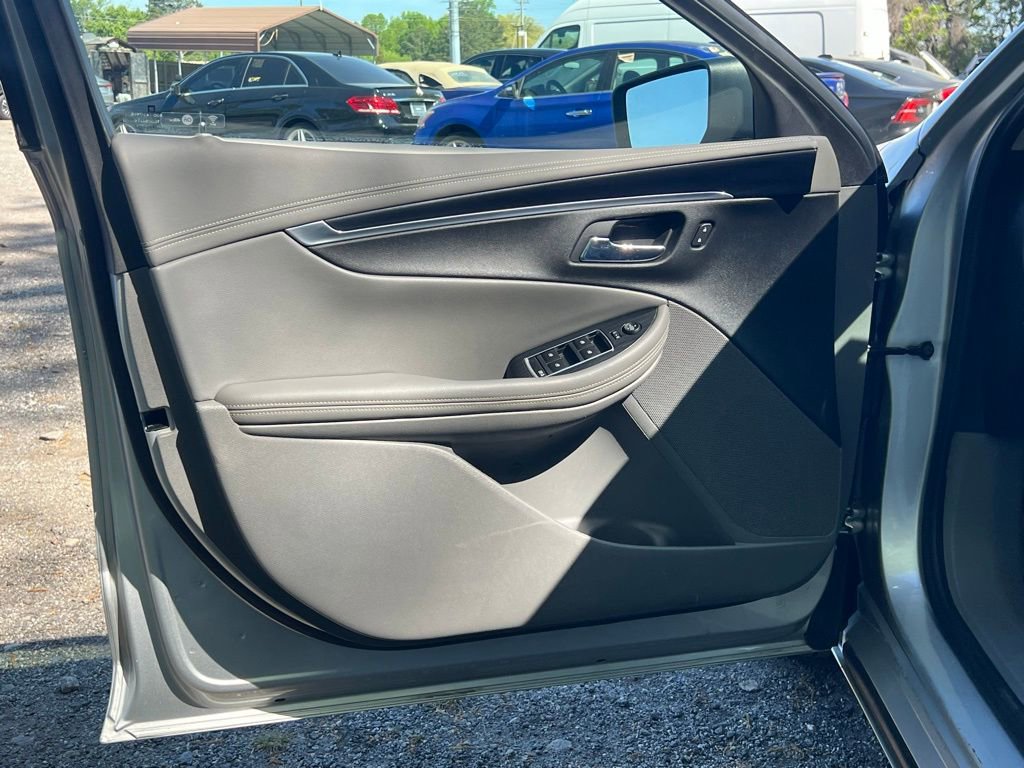 Used 2018 Chevrolet Impala LT w/ LT Convenience Package FWD image 9