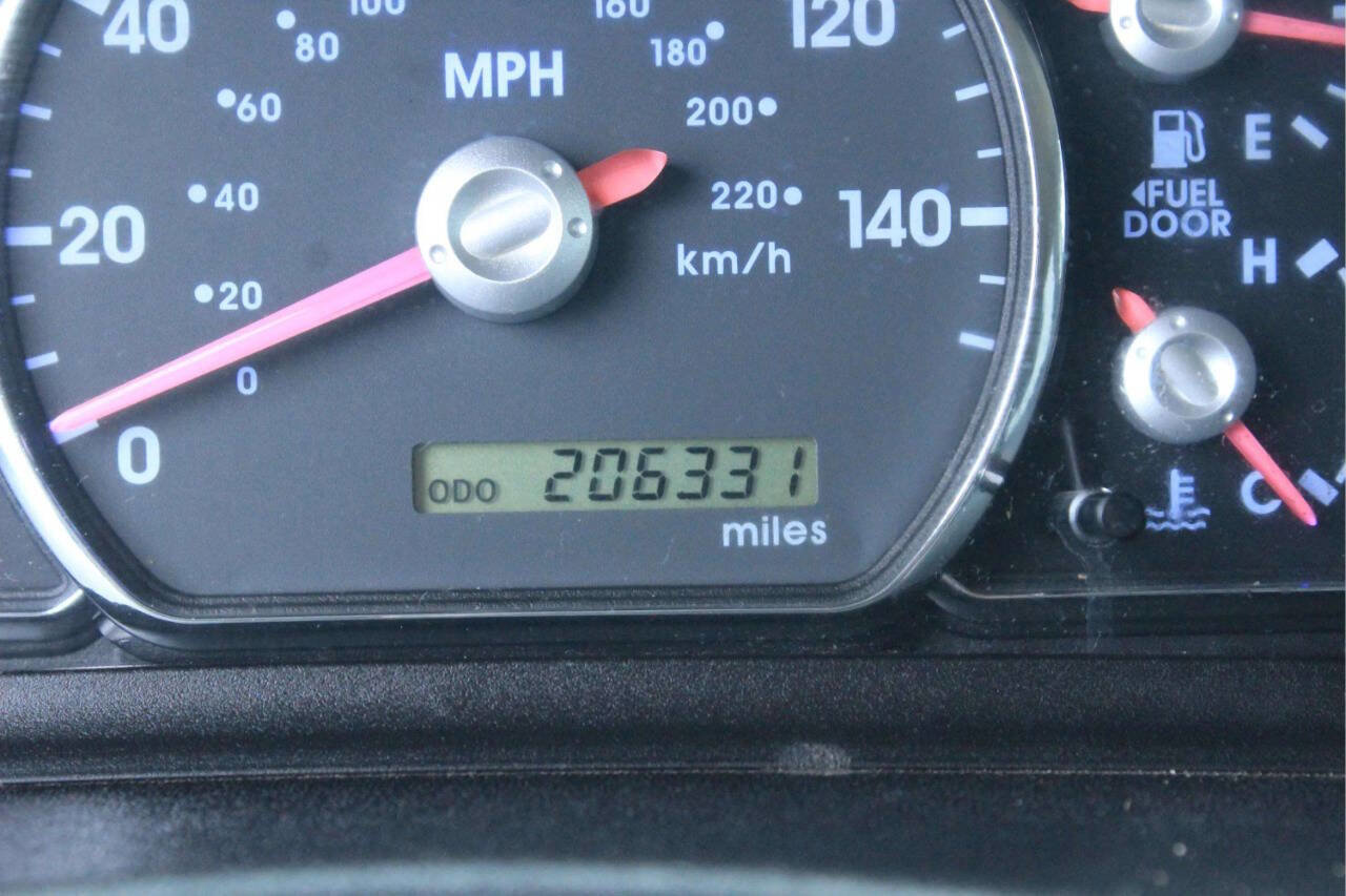 Used 2010 Mitsubishi Endeavor LS image 8