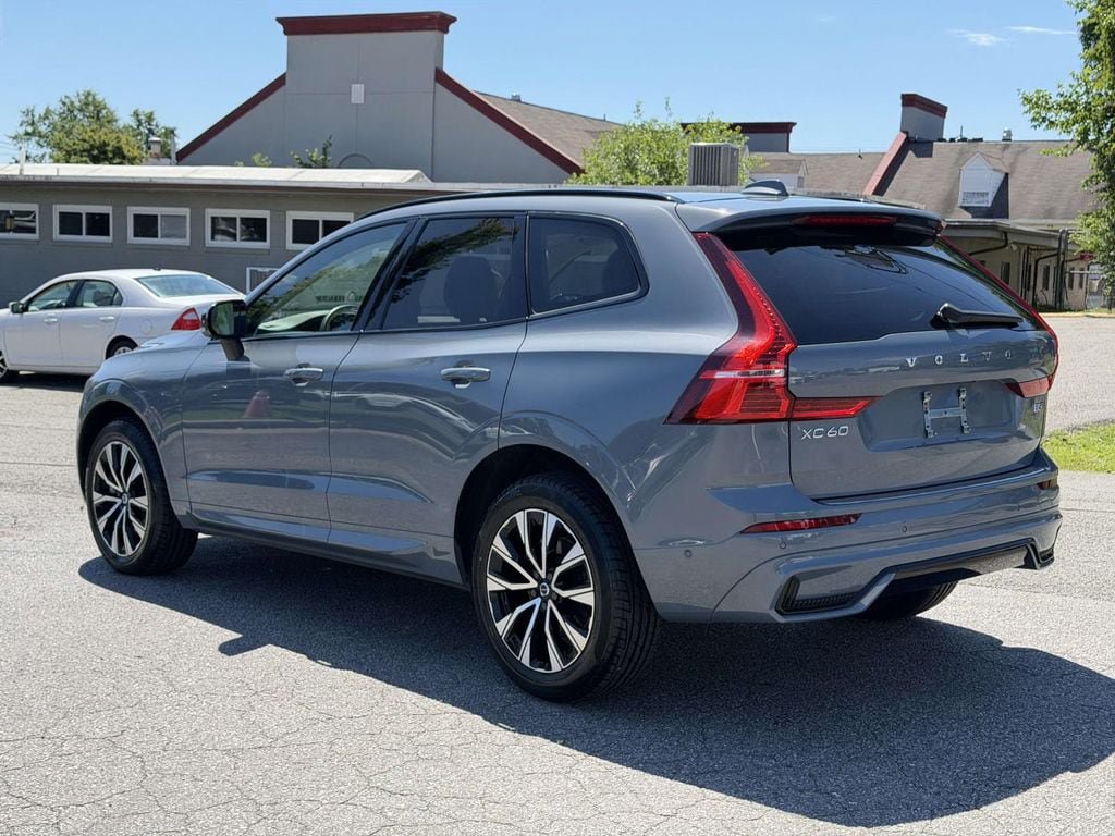 Used 2024 Volvo XC60 B5 Plus w/ Protection Package Premier AWD/4WD image 22