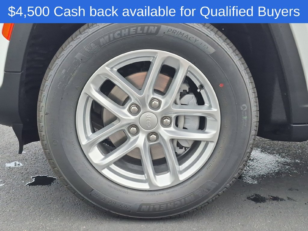 New 2026 Jeep Grand Cherokee Laredo w/ Trailer Tow Package AWD/4WD image 26