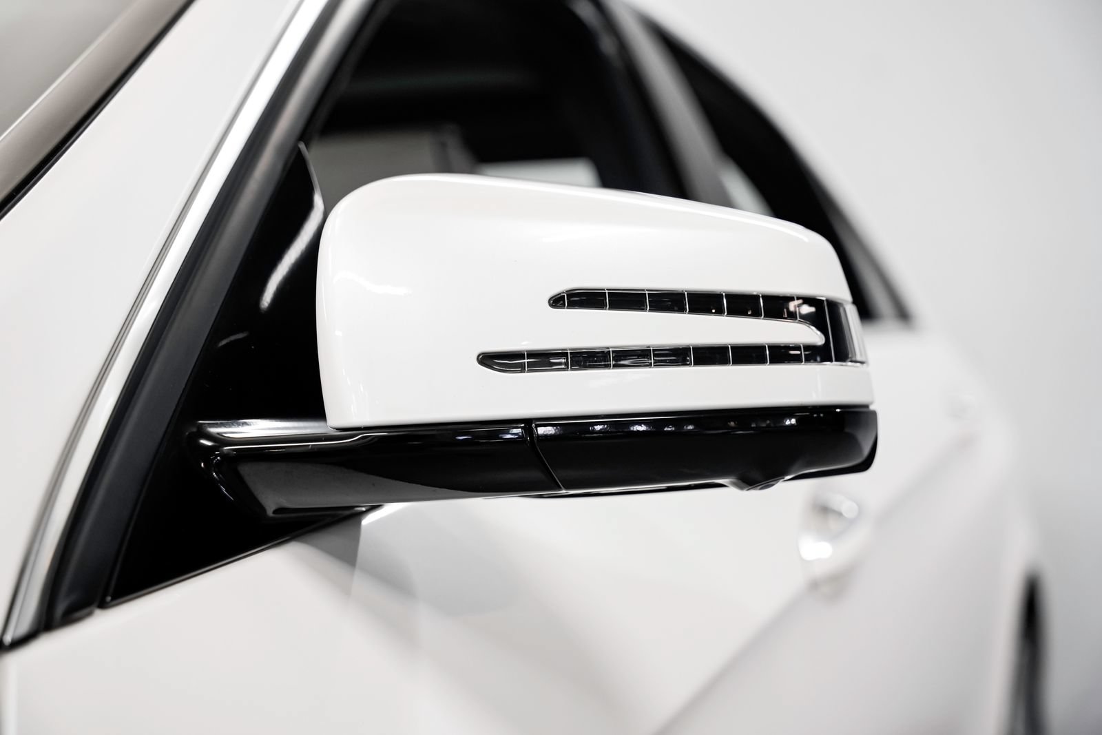 Used 2015 Mercedes-Benz E 400 Sedan image 38
