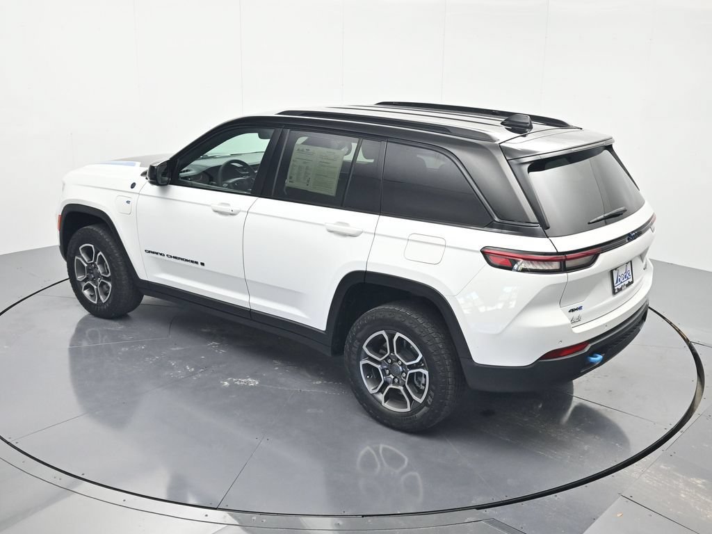 Used 2023 Jeep Grand Cherokee Trailhawk w/ Advanced Protech Group II AWD/4WD image 35