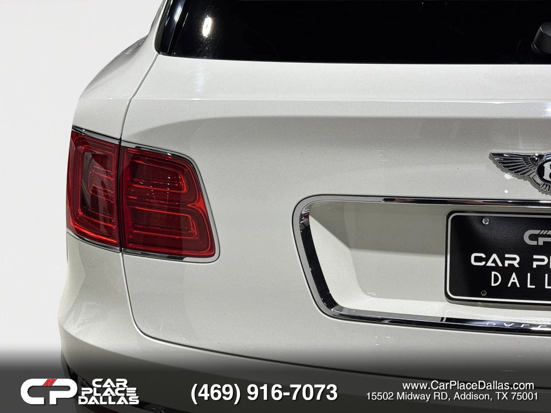 Used 2018 Bentley Bentayga AWD/4WD image 26